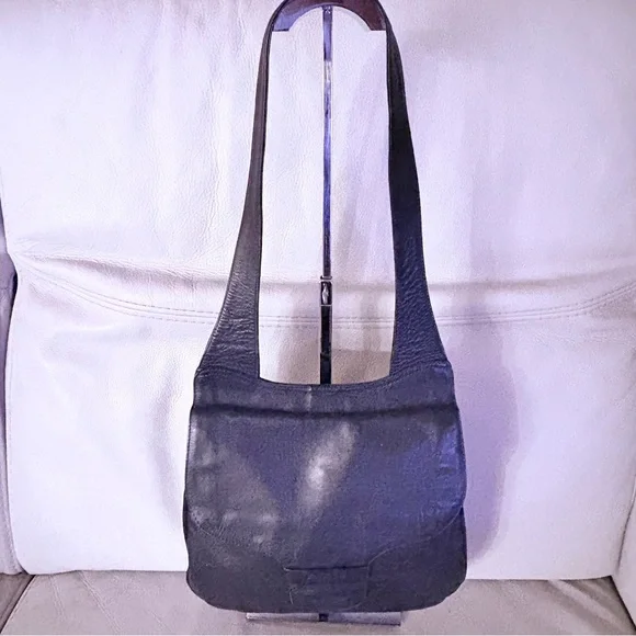 KENNETH COLE BLACK LEATHER SHOULDER BAG MAGNETIC CLOSURE - Picture 3 of 13